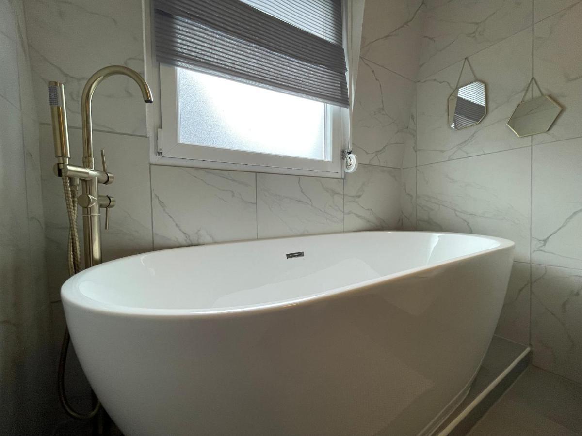 Luxus Apartment Am Fremersberg - Zentral - Mit Sauna & Badewanne Baden-Baden Exteriér fotografie